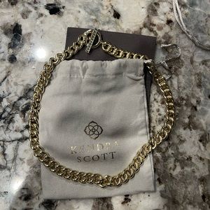 Whitley chain necklace gold. kendra Scott.